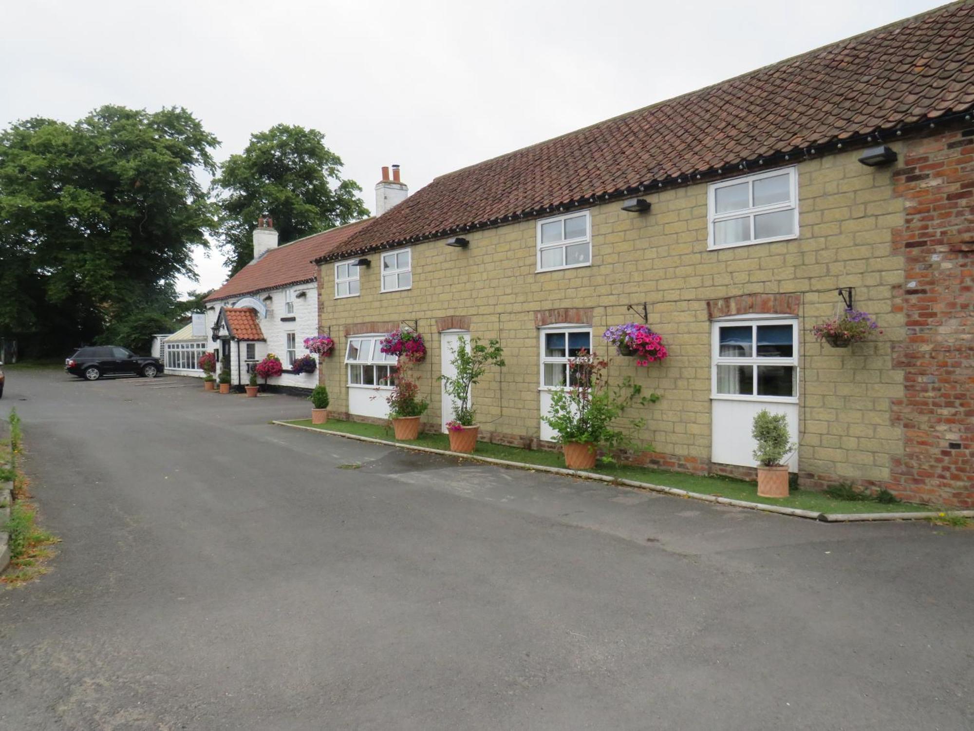 Ganton Greyhound Inn Exteriör bild