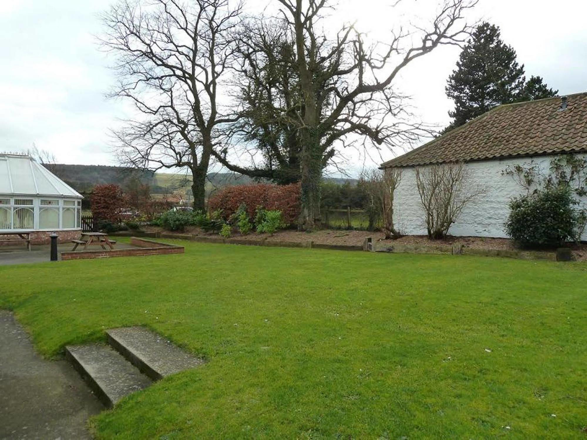 Ganton Greyhound Inn Exteriör bild